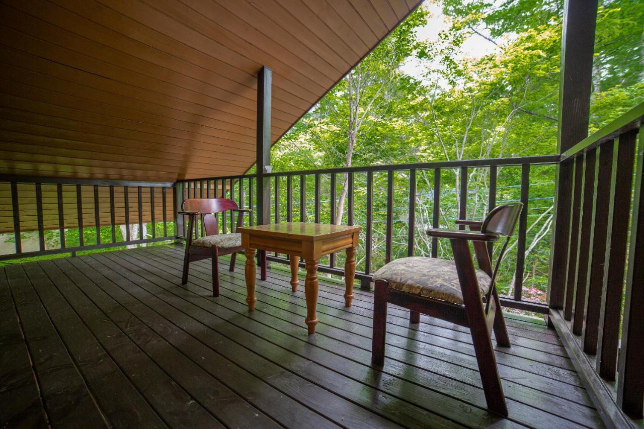 鳥の街77号北軽井沢#木の香りに包まれる癒しの木house#吹き抜けのある貸切別荘#bbq#ダーツ#カラok#大画面プロジェクター#駐車可 Hébergement de vacances